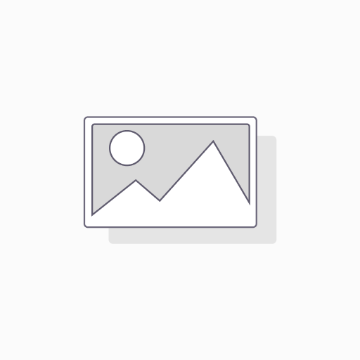 Peluche - osito sentado sosteniendo un corazon Altura 25cm